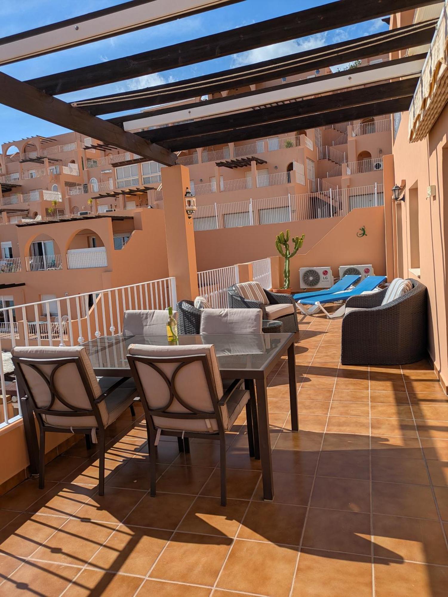 South Facing Apartment, Fantastic Sea Views,Terrace, 300M Beach Mojácar Buitenkant foto